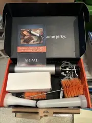 SIGVAL Frontier Jerky Gun Beefy with Stainless Steel Nozzles & Sausage Tips