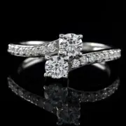 Impressive Solitaire Style Round Cut White Sapphire Women's Wedding Band Ring