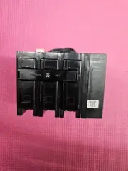EATON BAB3035HS Shunt Trip Bolt-On Circuit Breaker 3 Pole 35 Amp 240V