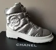C H A N E L ICONIC SILVER SKI ICE WALKING SPIKES LOGO BOOTS 40 LOVE SHOES