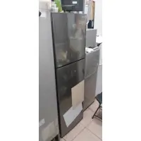 在飛比找蝦皮購物優惠-二手中古夏普中型雙門冰箱，一台253公升，年份新2019年，