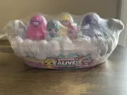 Hatchimals Alive Spring Basket Mini 6 Hatchimals 4 accessories 1 basket New
