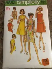 1971 SIMPLICITY #8882-LADIES DRESS w/THREE NECKLINE VARIATIONS PATTERN 16 FF