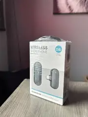 Wireless Lavalier Microphone Compatible with iPhone iPad, Phone Lapel Mic