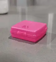 Tupperware Pink Sandwich Keeper New