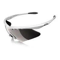 在飛比找momo購物網優惠-【ADHOC】BULLI運動太陽眼鏡(亮白色系)