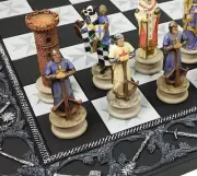 Medieval Times Crusades King Richard Christian Knights Chess Set with 17" Maltes