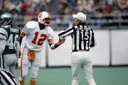 Quarterback Doug Williams Of The Tampa Bay Buccaneers 1980 Nfl OLD PHOTO