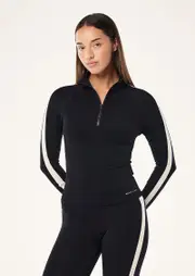 NIGHTFALL QUARTER ZIP LONG SLEEVE TOP IN BLACK & CLOUD, 2XS