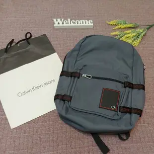 全新 美國帶回 Calvin Klein 精品 型男必備 CK LOGO 印花 男 灰色 背包 後背包 筆電包