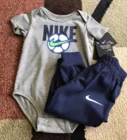 Nike Baby Boys 2 Pc Set Bodysuit and Pants Set Size 12M NWT