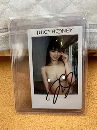 在飛比找Yahoo!奇摩拍賣優惠-美谷朱里 簽名拍立得 露點 Juicy honey Plus