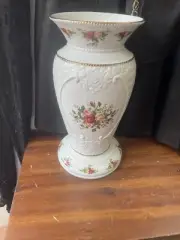 Royal Albert OLD COUNTRY ROSES Cameo Basket Weave Vase 14" NEW