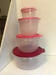 New Tupperware 4 piece classic mixing bowl set