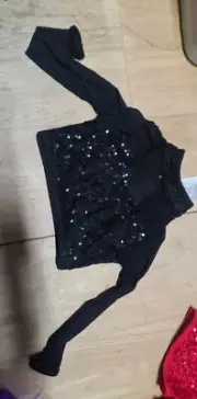 Studio 7 down Town Long Sleeve Crop