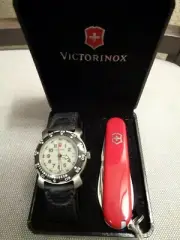 Victorinox 4.562 men's watch and Swiss Army 4.5620.11 red pocket knife