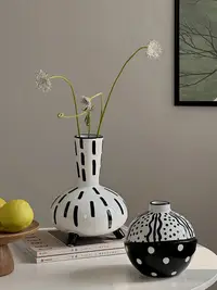 在飛比找松果購物優惠-矮腳黑線條陶瓷花瓶 簡約現代風格 高腳黑白桌面插花大肚花瓶 