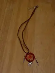 DREAMCATCHER WOLF FEATHER NECKLACE ( RED )