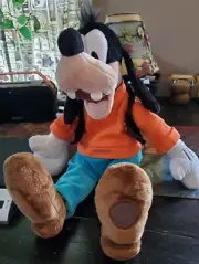 Disney Plush Toy Goofy Authentic Disney Store Goofy Large 20” Awesome Detail