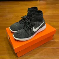 在飛比找Yahoo!奇摩拍賣優惠-Nike LunarEpic Flyknit 男黑白運動編織