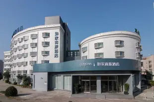 如家商旅酒店(上海金沙江路大渡河路地鐵站店)Home Inn Selected (Shanghai Jinshajiang Road Daduhe Road Metro Station)