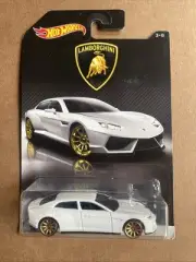 Hot Wheels: 2016 Lamborghini Estoque - White - Gold 10 Spoke Wheels -