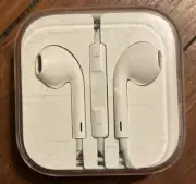 Apple Earpods iPhone 14 13 12 11 Lightning Cable OEM Earbuds Headphones Wired