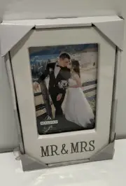 PHOTO FRAME Walden International Ceramic MR & MRS for 4x6" Picture