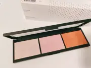 STELLAR MONIKA DEOL Supernova Highlighter Palette