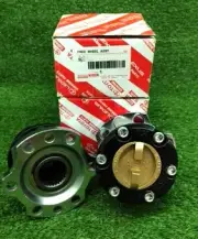 Toyota Genuine 70 Land Cruiser Freewheel Hub Set of 2 from Japan