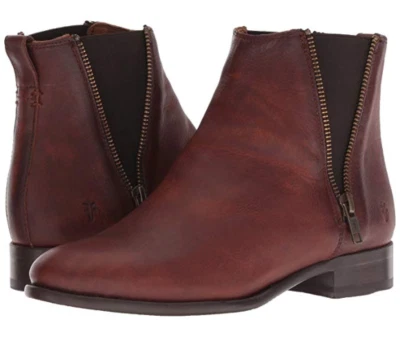 New in Box Womens Frye Carly Double Zip Chelsea Cognac Ankle Boots SZ 6.5 71364