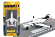 Runway24 Private Jet Diecast vehicleplane Daron Toy 57890