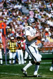 Quarterback Ken Stabler Oakland Raiders drops back to pass an NFL - Old Photo 1