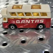 65-B Airport Coach Qantas - 55774 Matchbox Superfast Lesney (needs Repair)