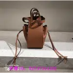 《友友二手店》95新 LOEWE MINI HAMMOCK DW BAG 迷你款 經典 吊床包19.5CM 焦糖棕色