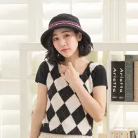 在飛比找momo購物網優惠-【Wonderland】英倫風時尚緞帶蝴蝶結帽(黑)