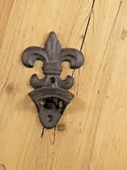 1 Cast Iron FLEUR DE LIS Bottle Opener Fluer Beer Soda Pop Opener Wall Mounted