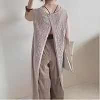 在飛比找ETMall東森購物網優惠-女裝日韓風開叉鏤空針織連衣裙