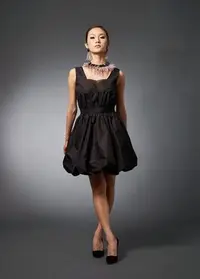 在飛比找Yahoo!奇摩拍賣優惠-Shadowsui無袖平肩純絲塔夫花苞洋裝