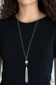 Paparazzi: Diva Dance Party - Silver Necklace