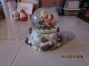 The San Francisco Music Box Co #31-22200-6-00 Santa Clause Globe