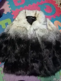 在飛比找Yahoo!奇摩拍賣優惠-french connection 毛毛大衣