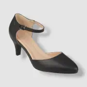 Journee Collection Women's Black Bettie Pointed Toe Pumps Shoe Size 8.5