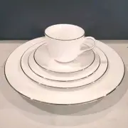 Royal Doulton Bone China Signature Platinum 5 Piece Dinner Setting White New