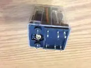Vintage Sansui AU-9500 amplifier speakers protection relay.