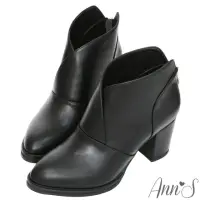 在飛比找momo購物網優惠-【Ann’S】紐約小姐-極度顯瘦V口零死角粗跟短靴(黑)