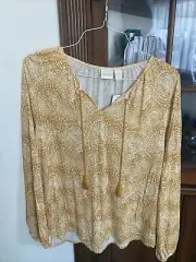 Chicos size 2 (medium) Rayon 3/4 sleeve pheasant top blouse