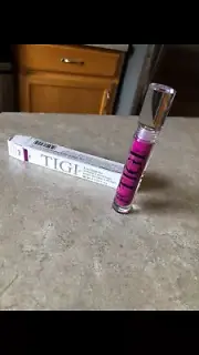 TIGI Luxe Lipgloss Chic NIB! NEW! .11 oz