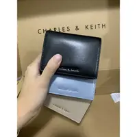 在飛比找蝦皮購物優惠-Charles&Keith  子母扣摺疊短夾 新加坡代購 小