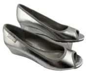 Anne Klein Sport Women’s Camrynne Peep Toe Wedge Heel 6.5 M Silver New